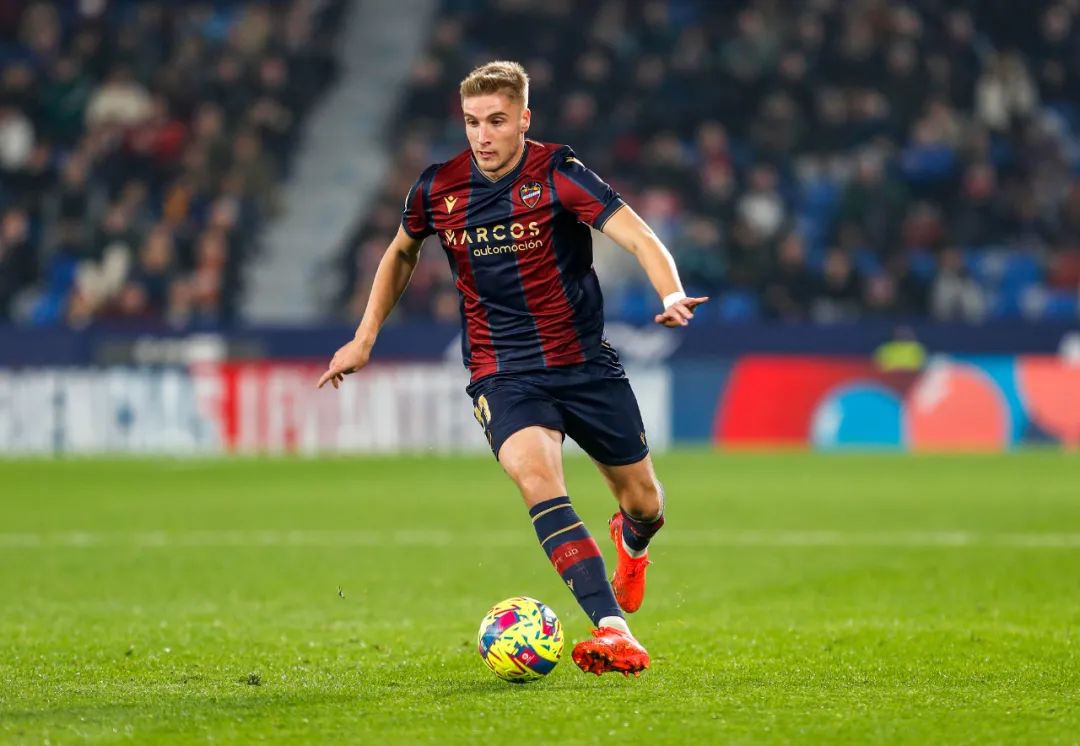 关于瓦拉多利德主场大胜埃瓦尔，展示实力的信息