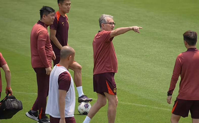 开云体育在线登录-包含德国球员遭遇伤病，教练组备战全力的词条