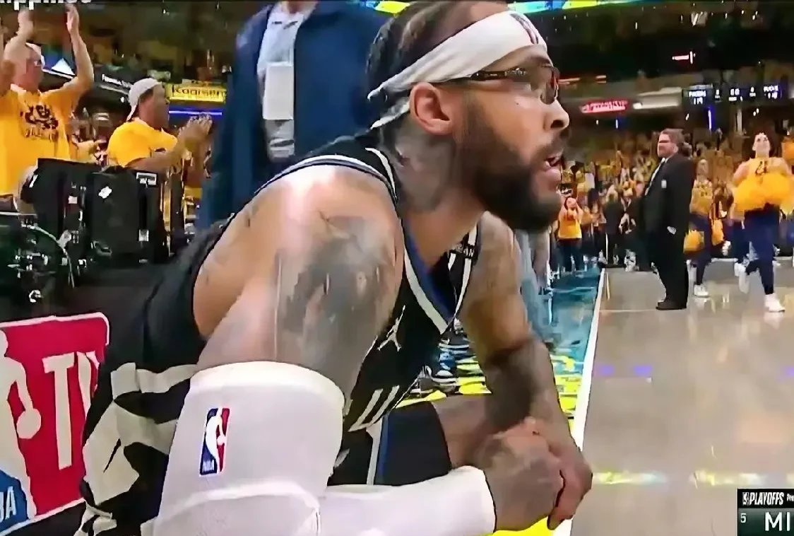 开云体育中国官网-猛龙队主场负于雄鹿队，遭遇连败