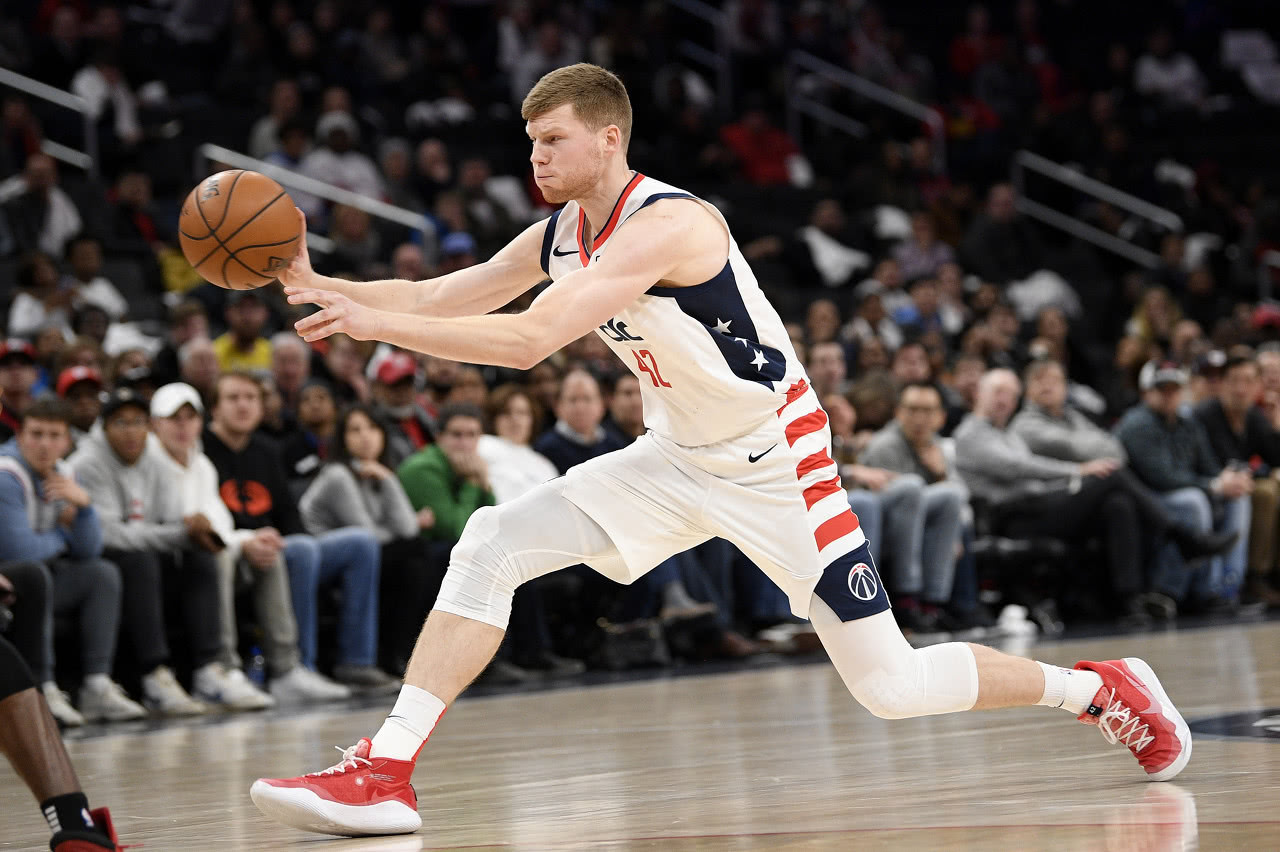 关于荷兰中锋状态神勇领衔球队出色发挥的信息