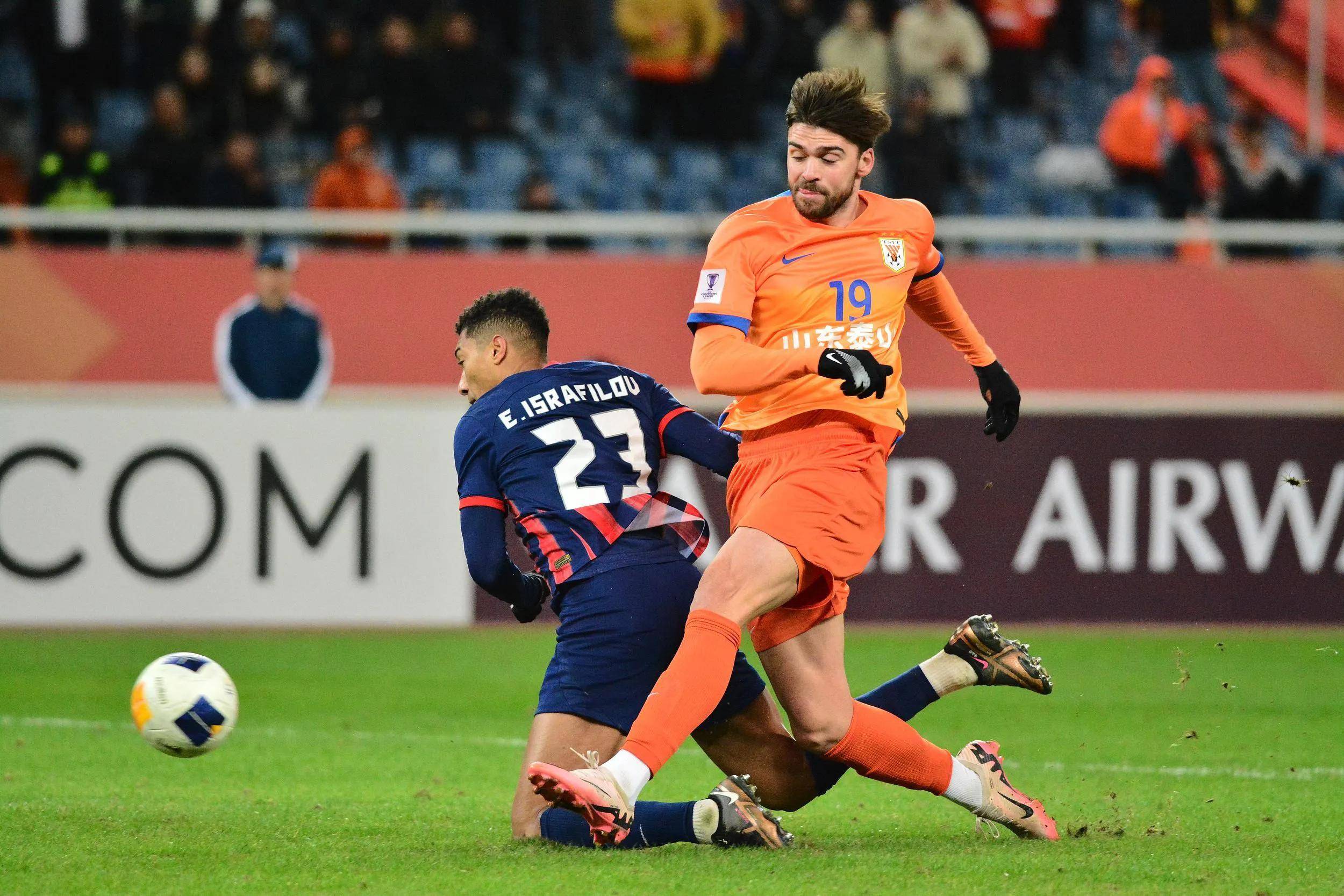 西亚球队攻守俱佳，稳坐亚冠联赛榜首的简单介绍