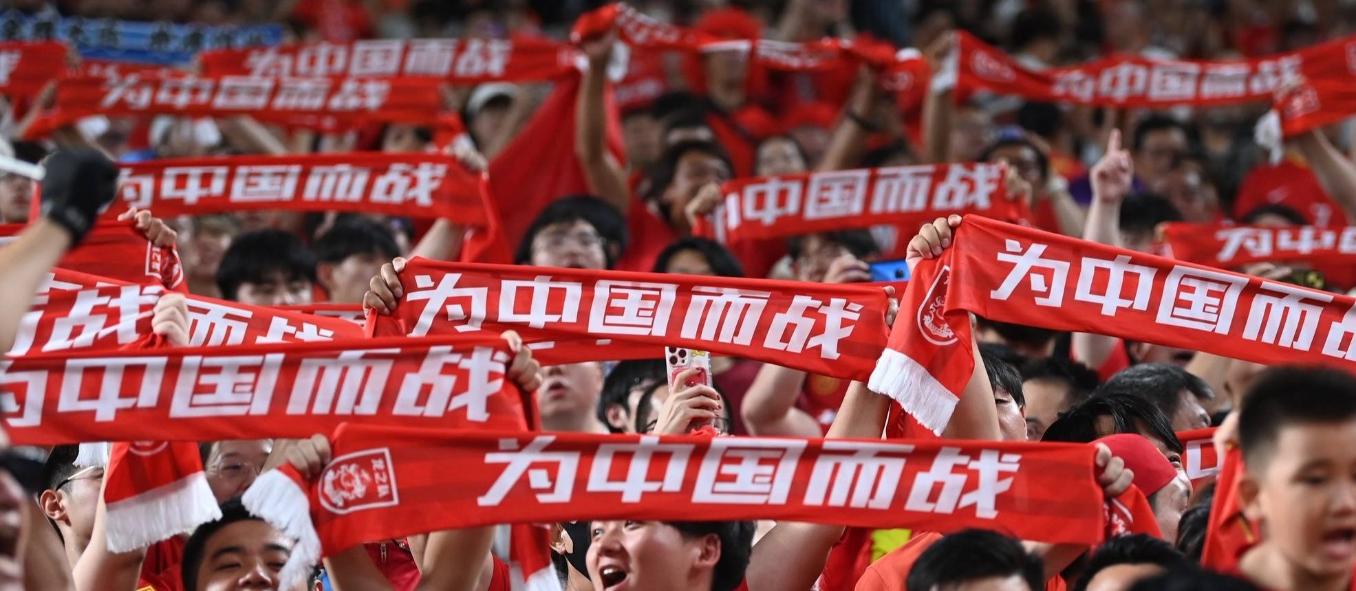 开云体育亚洲官网-球队的实力逐渐显露，球迷期待巅峰对决！