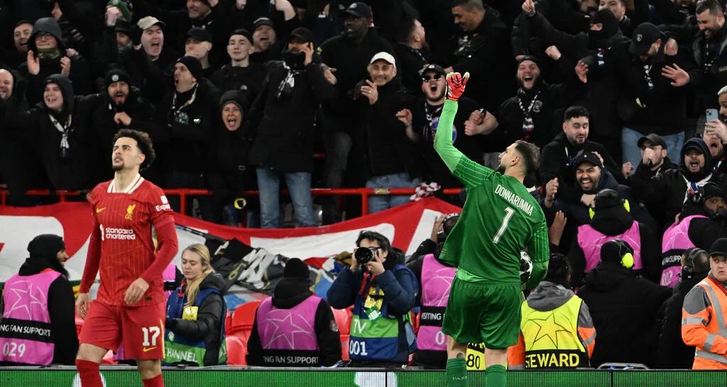 开云体育app下载-一名球员在比赛中完成绝杀，受到球迷热捧