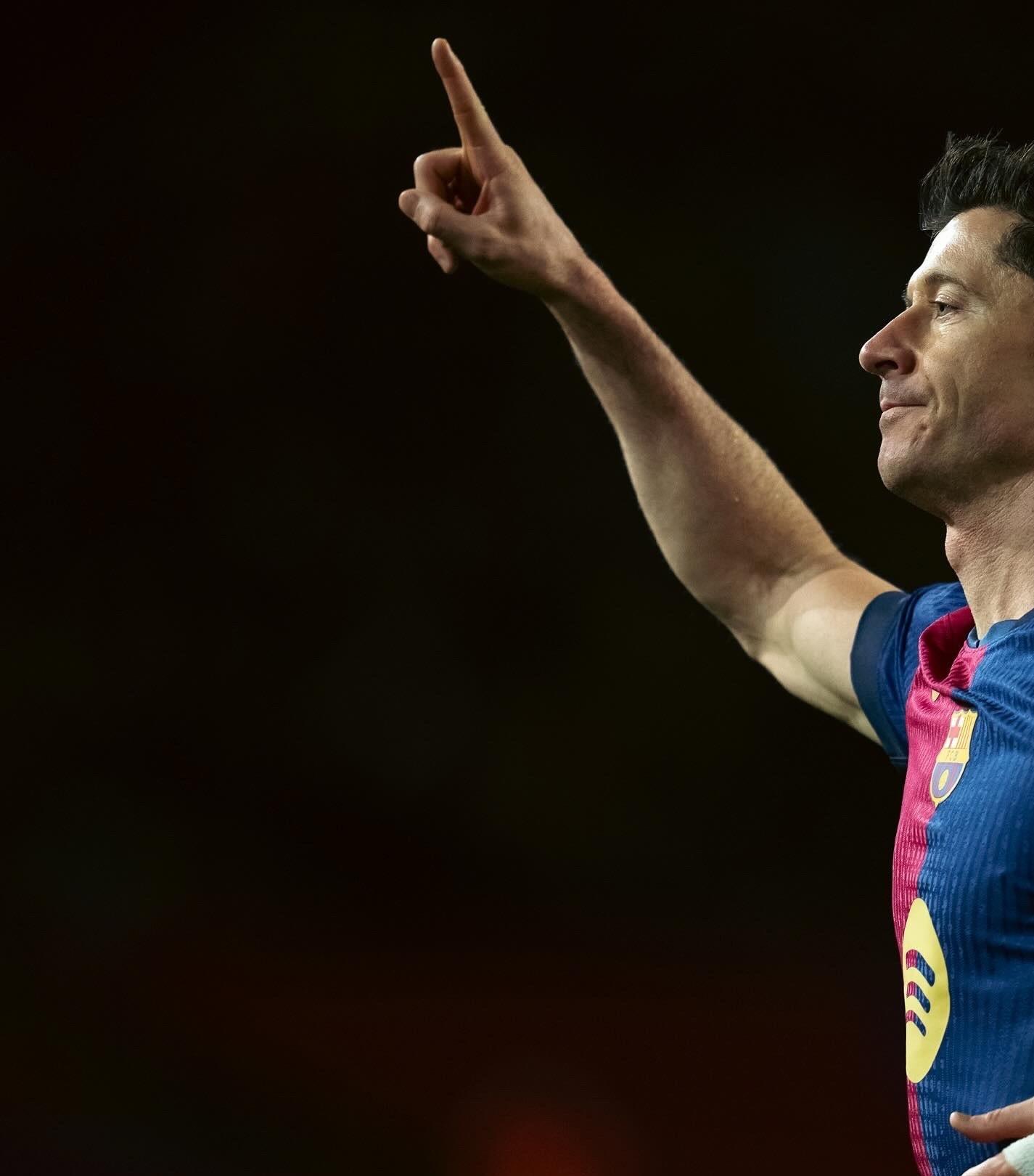 波兰队逆转胜利，莱万多夫斯基称赞队友团结一心