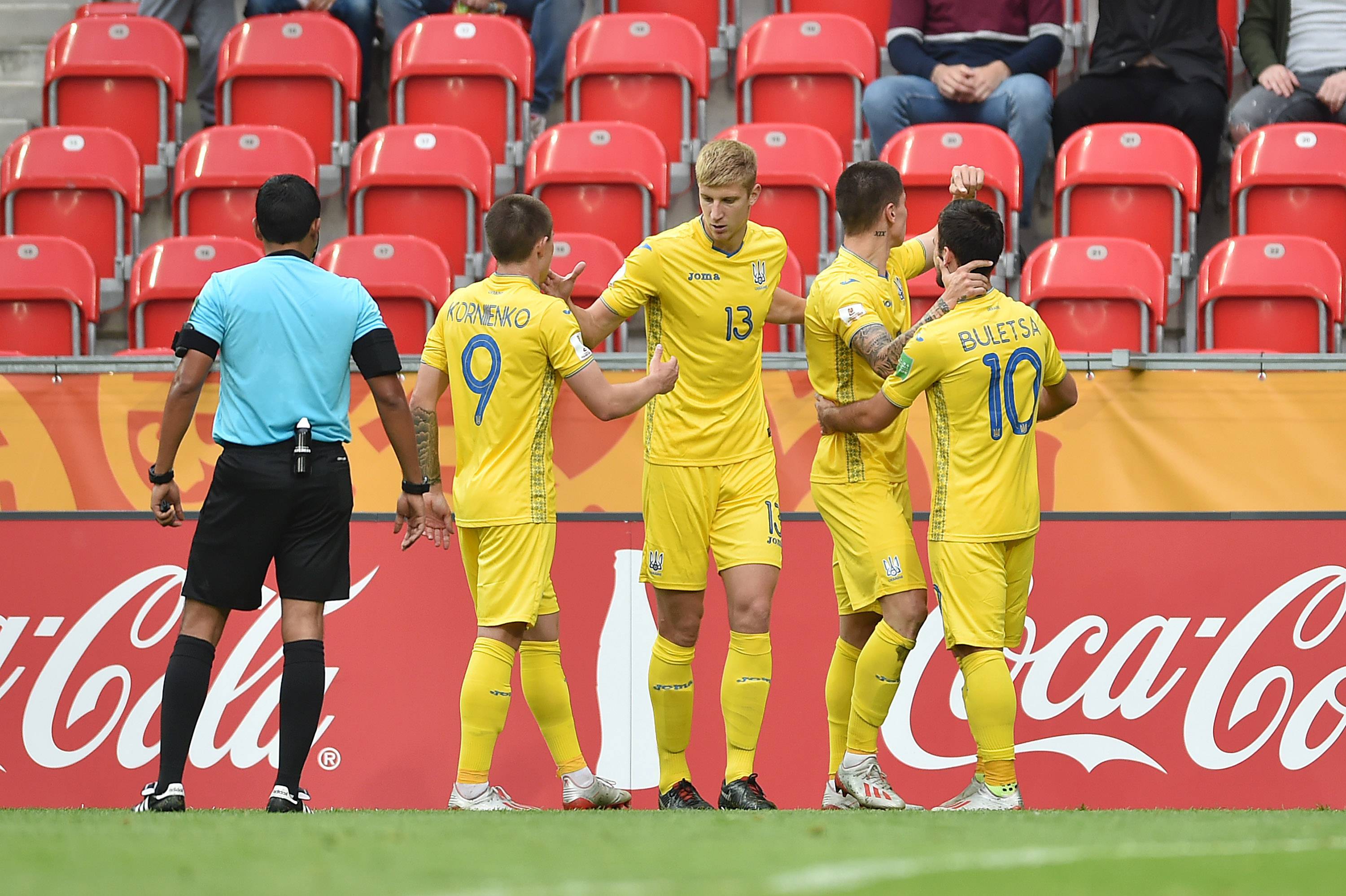 德国队与瑞典队在沙特阿拉伯展开友谊赛