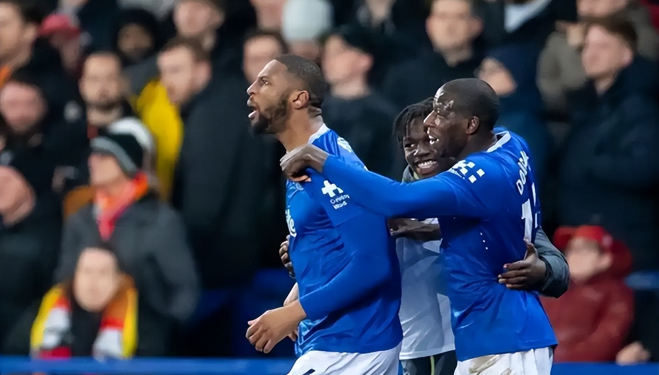 关于埃弗顿主场逆袭查尔顿，取得主场守护的信息