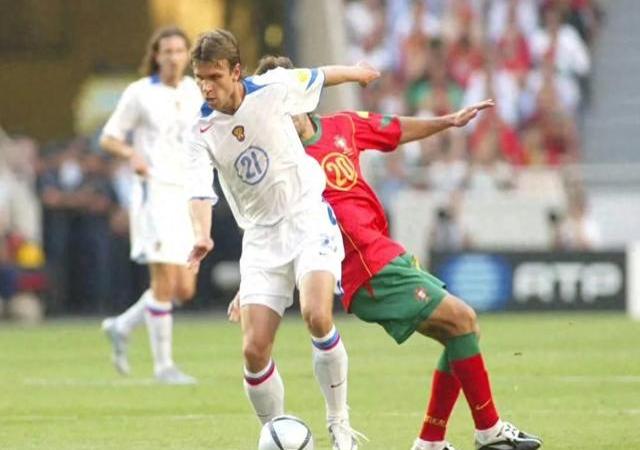 包含匈牙利惊险战平俄罗斯，欧洲杯赛气氛紧张的词条